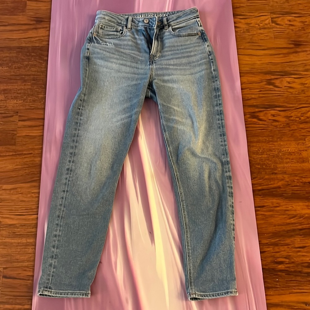 Lightly worn American Eagle size 4 mom jeans- not stretchy denim.